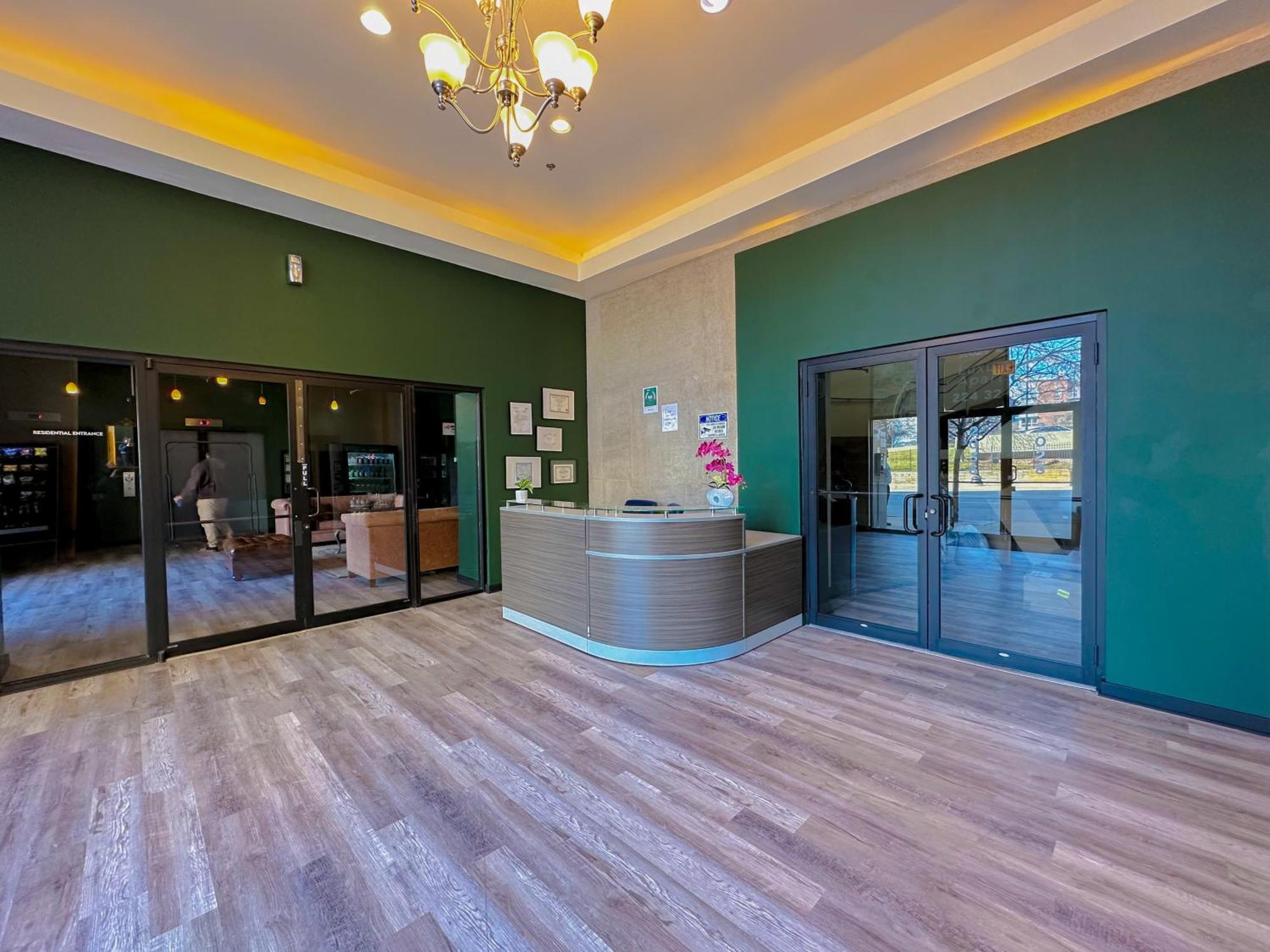 Mccormick Place 3Br Luxury Penthouse Duplex With Personal Rooftop And Optional Parking For 8 Guests In Chicago South Loop Чикаго Экстерьер фото