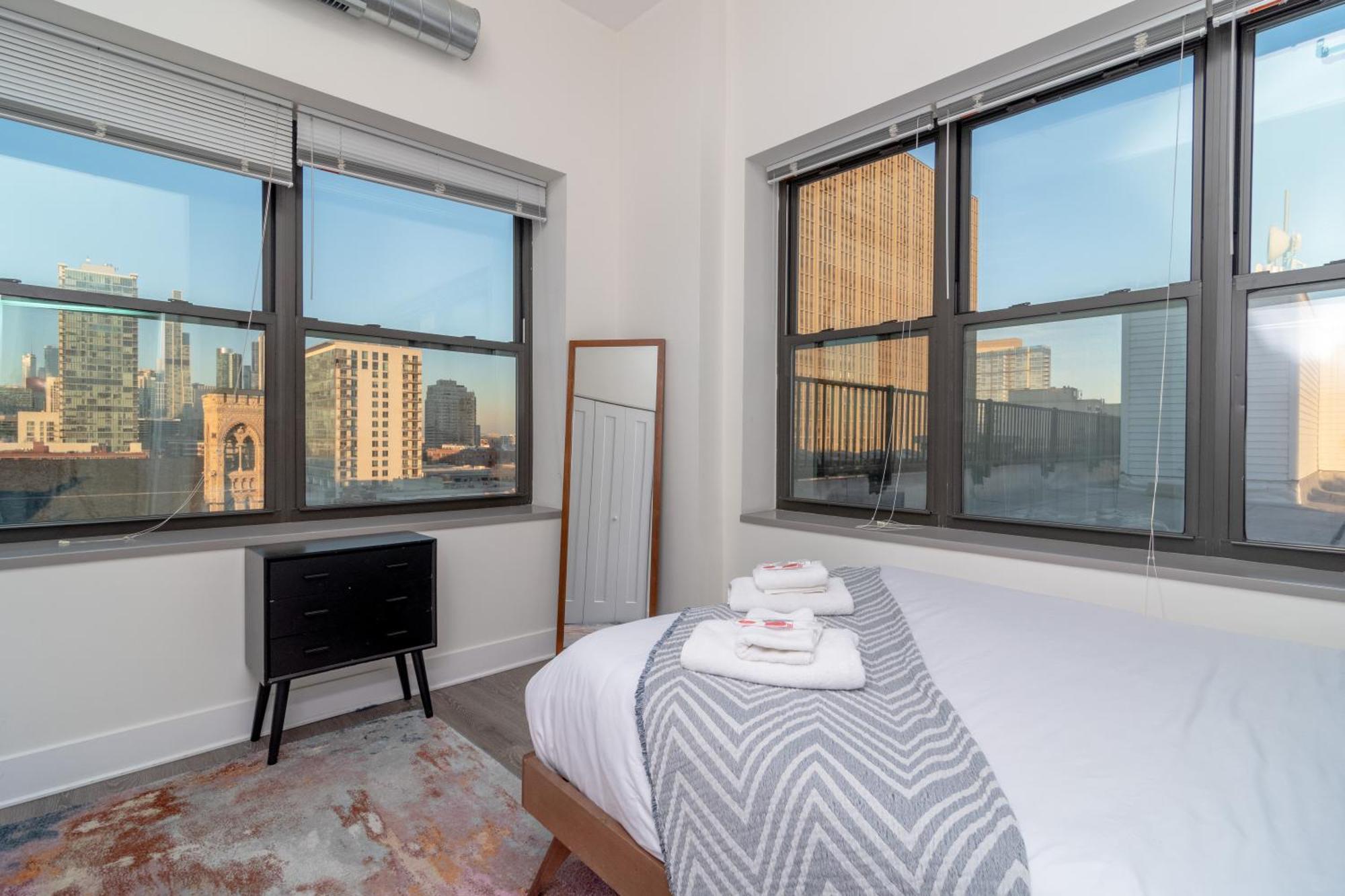 Mccormick Place 3Br Luxury Penthouse Duplex With Personal Rooftop And Optional Parking For 8 Guests In Chicago South Loop Чикаго Экстерьер фото